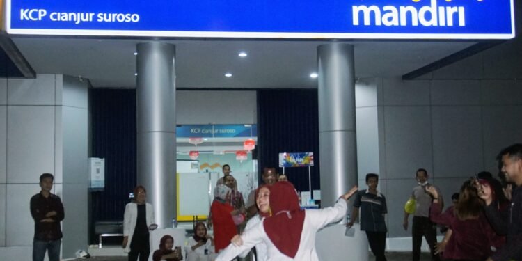 Bank Mandiri Cianjur Suroso