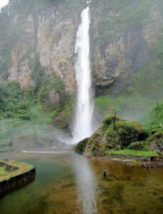 4 Rekomendasi Air Terjun Bak Surga Di Cianjur Selatan, 