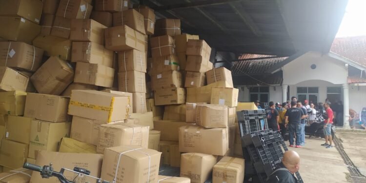 Suasana Posko Logistik Pemkab. (Foto : Riki Yusuf)