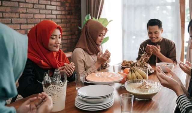 Doa Buka Puasa Lengkap Dengan Latin dan Artinya