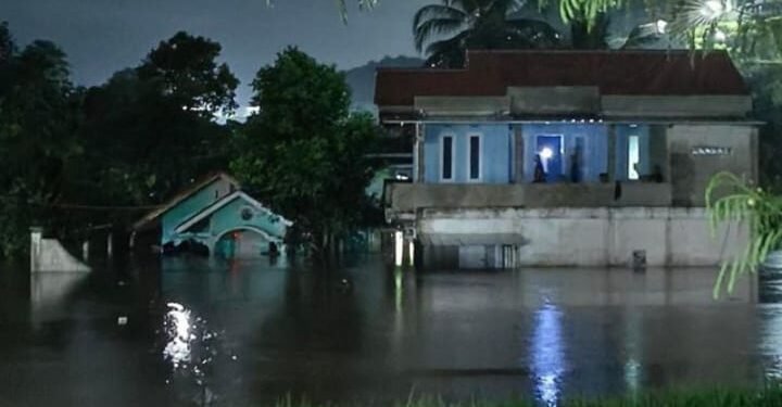 Cianjur Dikepung Bencana, Ciranjang-Mande-Pacet Banjir, Jalan Jonggol Longsor