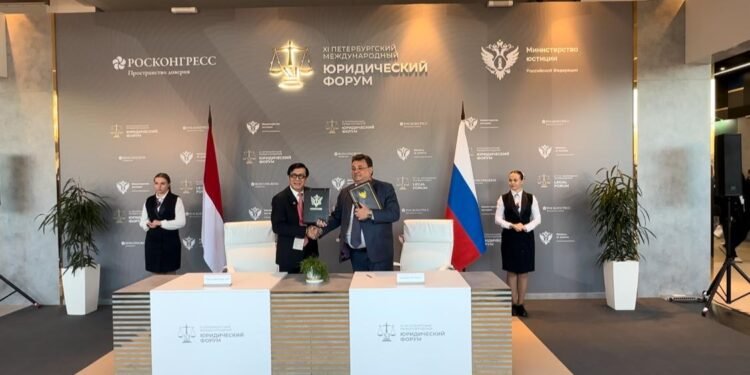 Tingkatkan Kerjasama, Indonesia dan Rusia Teken MoU Bidang Hukum