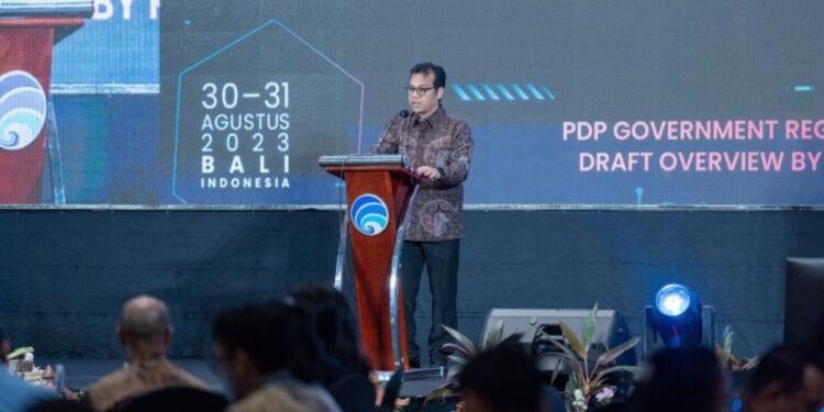 Wamenkominfo, Nezar Patria akan siapkan pedoman etika pemanfatan AI. Foto: Kominfo.go.id