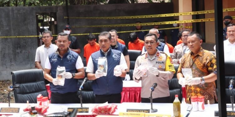 Polisi membeberkan Narkoba modus keripik pisang dari Depok ke Daerah Istimewa Yogyakarta. Foto: Rls