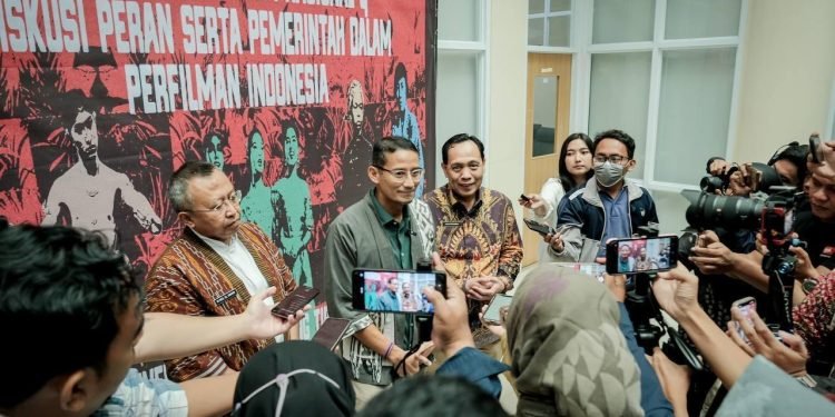 Menparekraf Sandiaga Uno saat dijumpai insan media usai peringatan Hari Film Nasional di Serang, Banten. Foto: Rls
