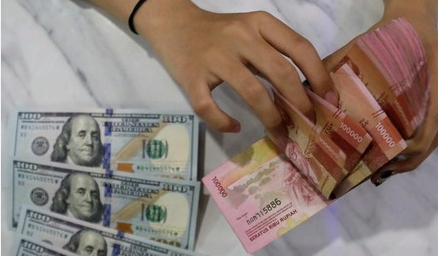 Nilai Tukar Rupiah Terhadap Dolar Melemah, Tembus 16.206