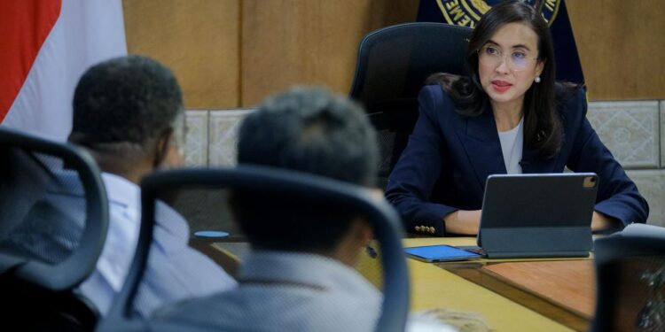 Menteri Pariwisata Widiyanti Putri Wardhana memanggil Gubernur Papua Barat Daya Elissa Kambu terkait Industri Ekstraktif di Raja Ampat